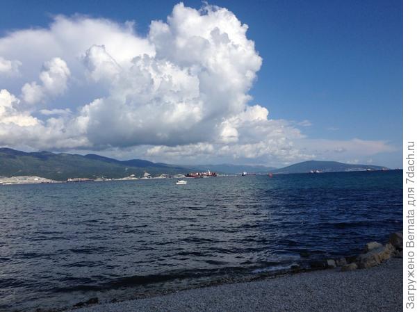 И кусочек моря