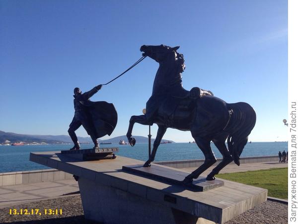 Памятник "Исход" в Новороссийске