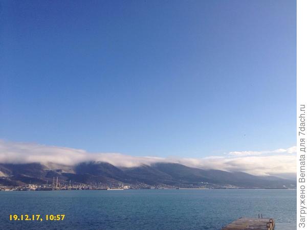 Это часть Маркхотского хребта ближе к Геленджику. За &amp;quot;поворотом&amp;quot;- Геленджик