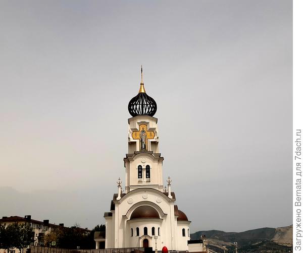 Храм у воды...