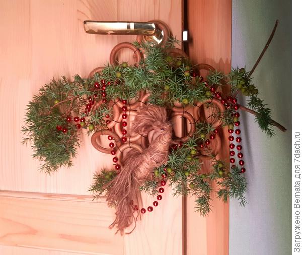 Так оно смотрится, когда висит