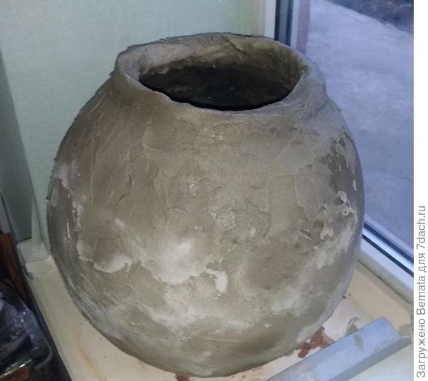 Как не воспользоваться широким подоконником...