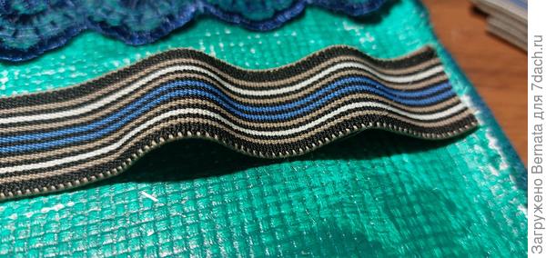 Для больших вещей можно чуть приспустить резинку