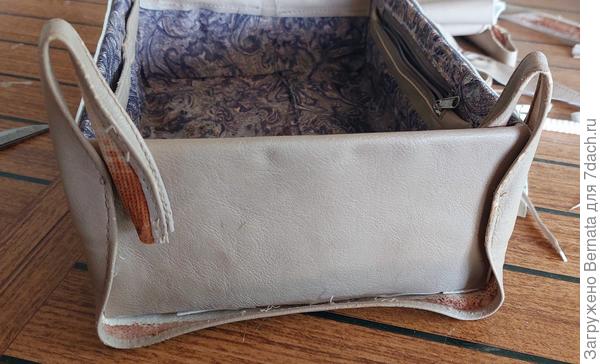 Ручками обклеиваем торцы с двух сторон