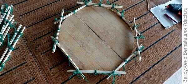 Продолжила так. Восемь пучков шампуров, где  по 5 штук в связке. 40 шампуров на ряд