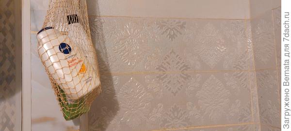 А можно засунуть и любые банные принадлежности