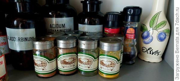 Но ни одна ёмкость не идёт ни в какое сравнение с аптечными пузырьками