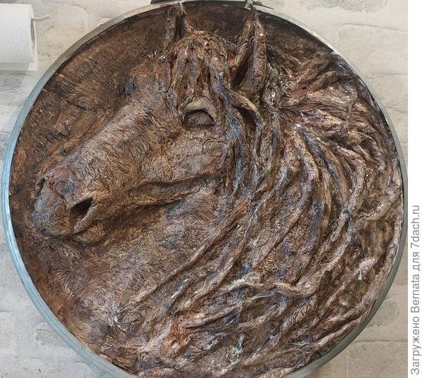 После того, как панно высохли, покрыла акриловой краской