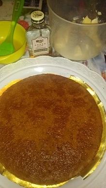 Пропитываем коржи