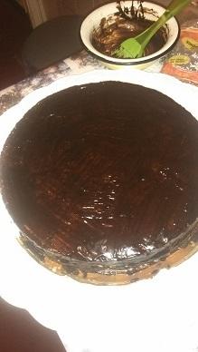 Обмазываем тортик помадкой