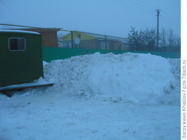 Почистили чтобы выехать из гаража