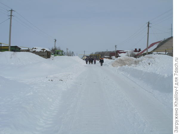 Это наша улица 24 марта 2018 года. Наши спешат к пункту сбора.