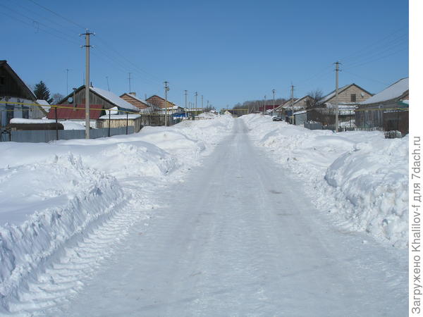 Ну, уж также и в деревне нет ее. С. Зеленая роща. Наша улица Советская в 10 часов 25 минут 31 марта., тоже весной и не пахнет....