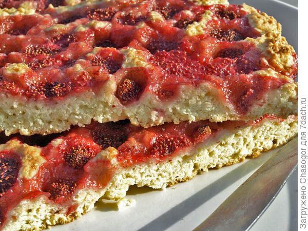 земляничный кекс