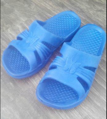 Шлепанцы на теплое время. Хороши тем, что можно мыть вместе с ногами из шланга)))