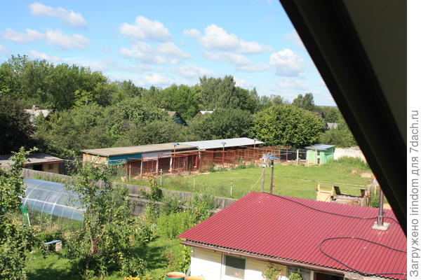 Вот как-то так все это выглядит из нашего дома.