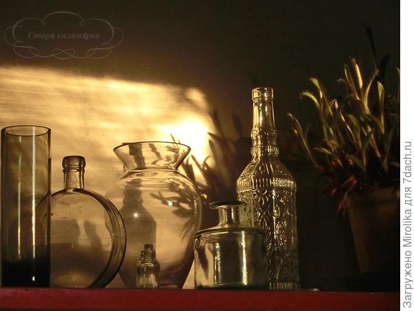 лучи солнца бродят по кухне