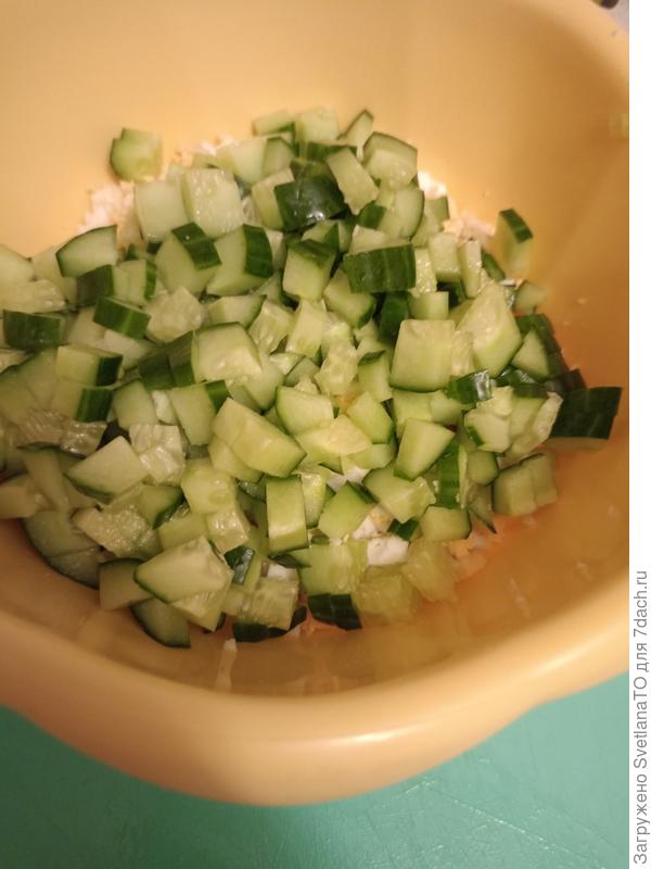 Хорошо пахнет свежий огурец