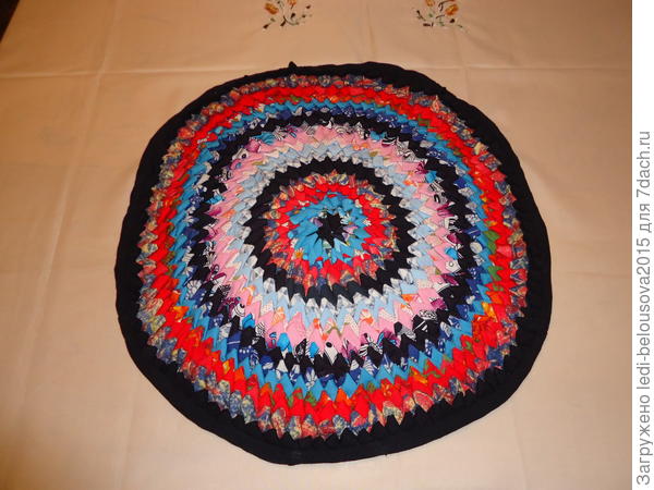 А это коврик из &amp;quot;клювиков&amp;quot;