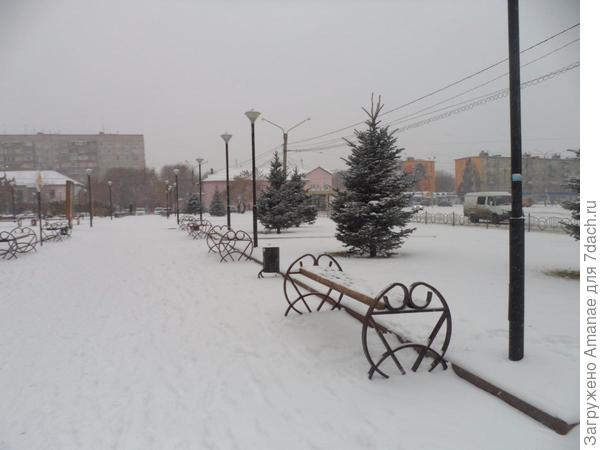 Снег внезапно накрыл наш город