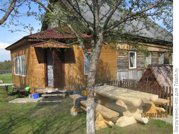 Первым делом- пристройка, колодец...