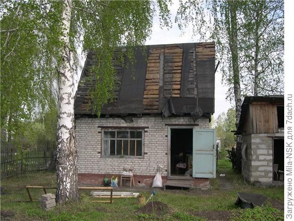 Дом старый и страшный в мае 2007 г.