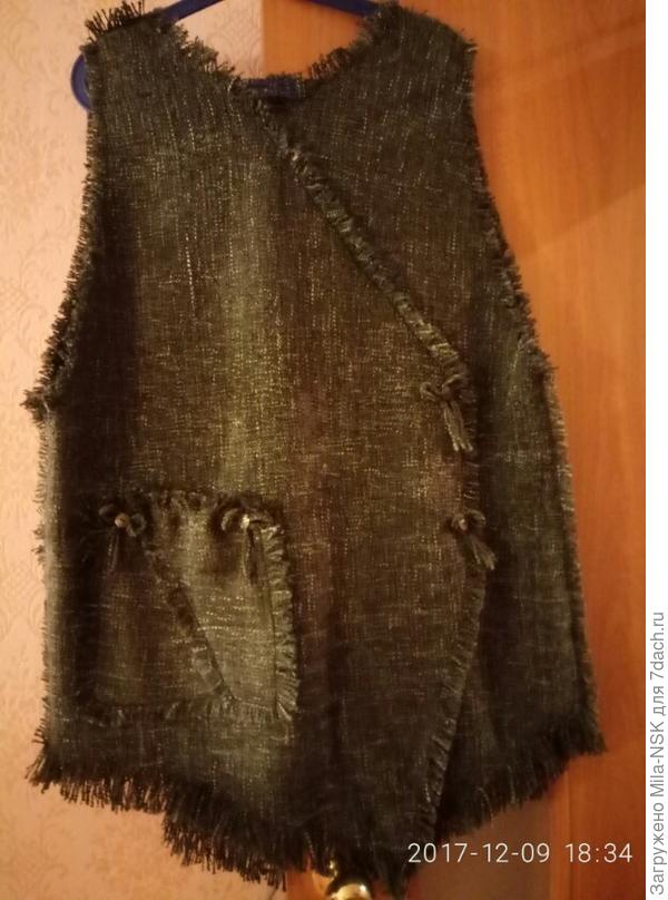 А это жилетка из тонкого мягкого пледика икеевского сшита