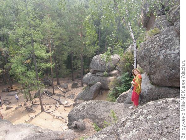 А спуск вниз еще  сложнее и страшнее...
