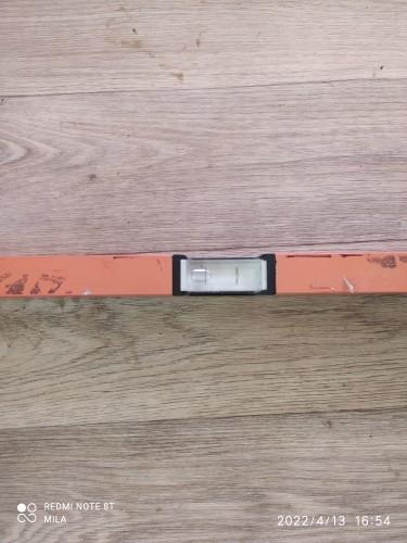 Левый край уровня смотрит на наружную стену, правый - на внутреннюю.