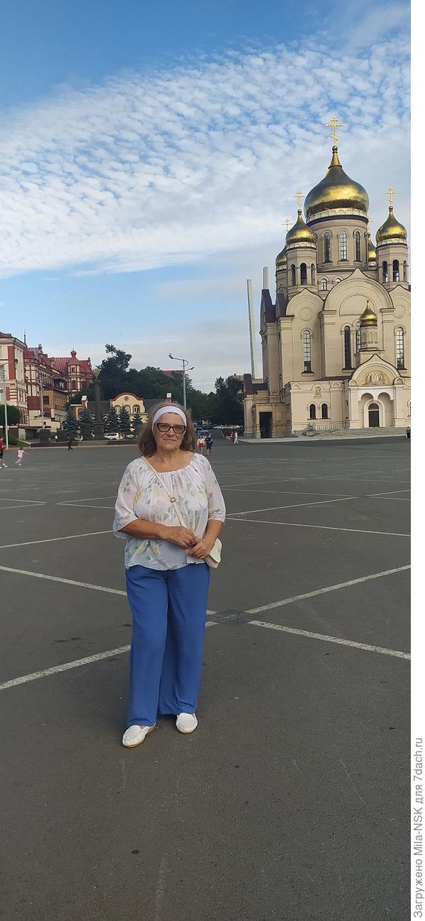 Это главная площадь Владивостока - площадь Борцов революции.