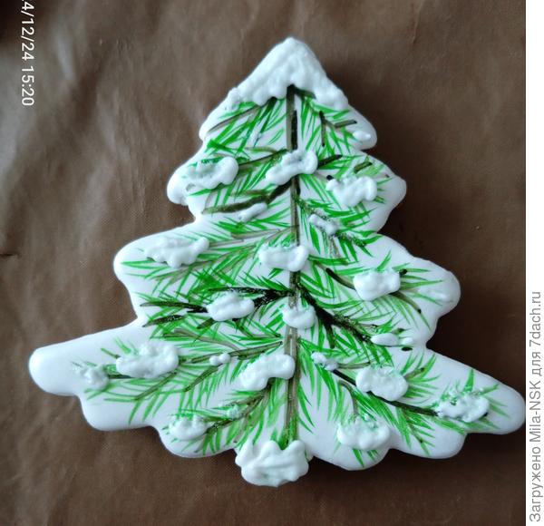 Правда, эту расписывала в основном я, т.к. моя художница устала.