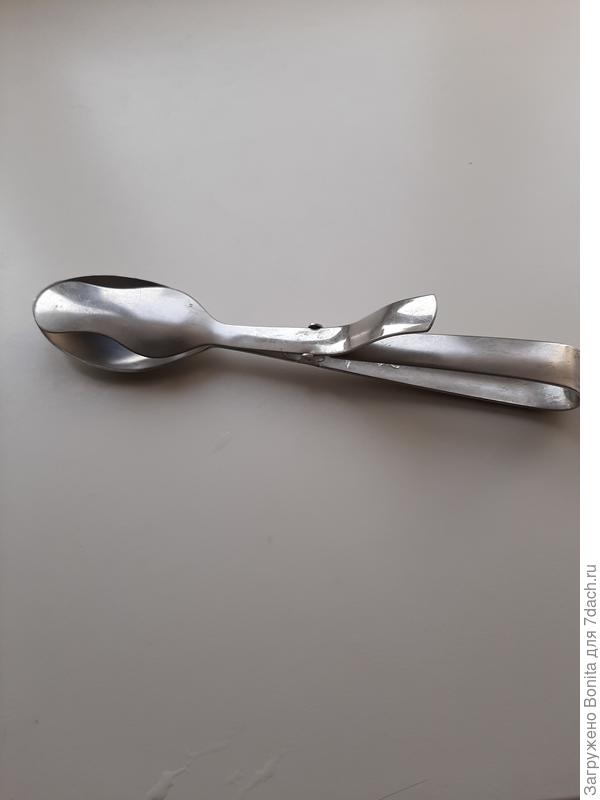 Ложка-щипцы для раскладывания горячего