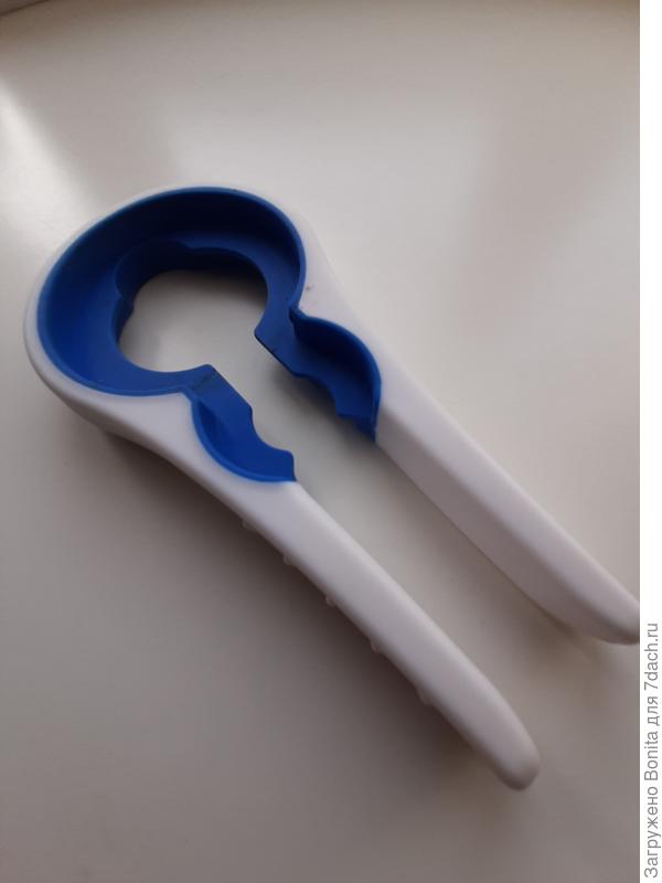 Открывашка для завинчивающихся крышек (на 2 размера)