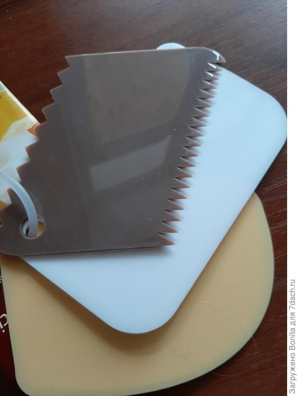 Гребенки для нанесения крема на торт