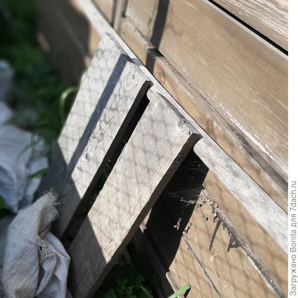 Вот они, носилки целы до сих пор )))