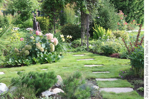 Вход в арку с княжиками