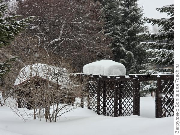 А снег идет, а снег идет...