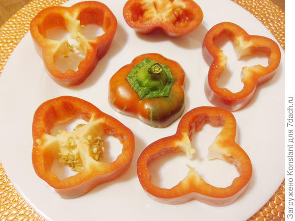 Мякоть у перца сочная, мясистая и хрустящая. Толщина стенки 6-7 мм. Кожица плотная, но не жесткая.