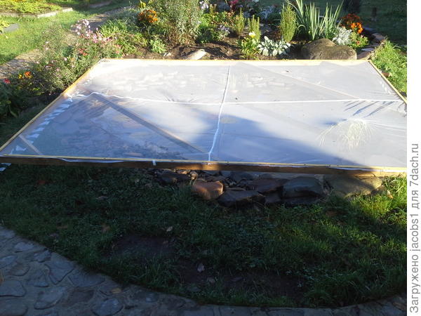 Пруд осенью