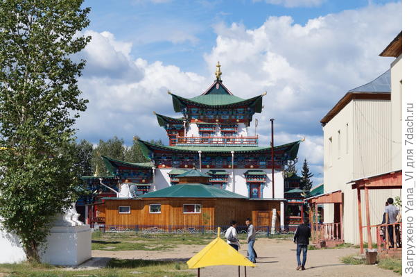 храм
