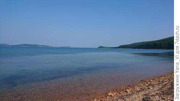 Для человека, который любит купаться в море по утрам :) кусочек Тихого океана...