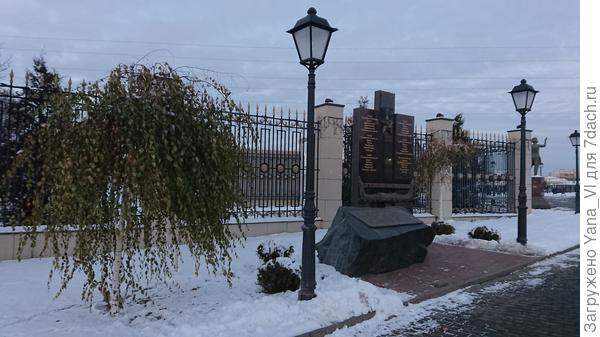 Красивые плакучие берёзки