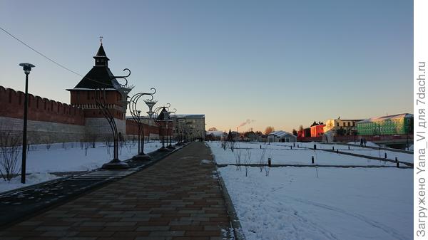 Снова безлюдно