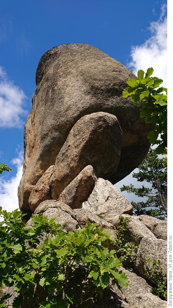 А здесь чётко видна неравномерность расширения кверху...