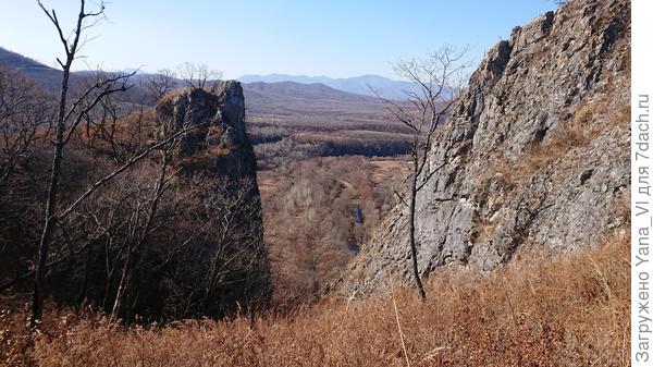Трещина-провал с другого ракурса (от правой вершины.