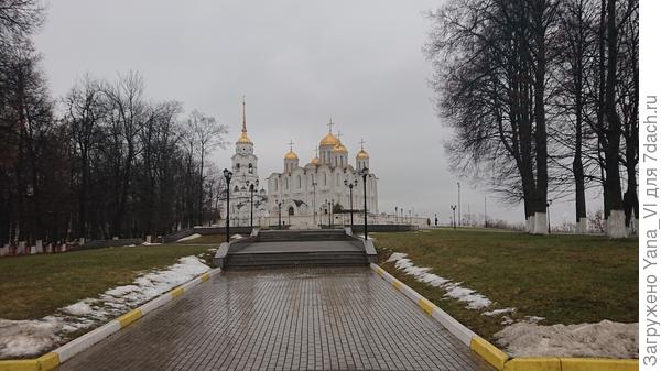 Ещё один взгляд на собор...
