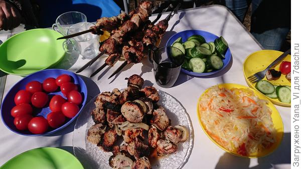 Скромно, по походному...