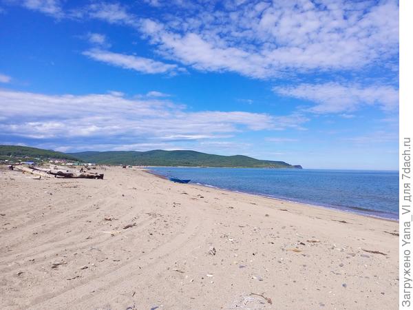 Напишу отдельный пост, покажу побольше фото с пляжа.