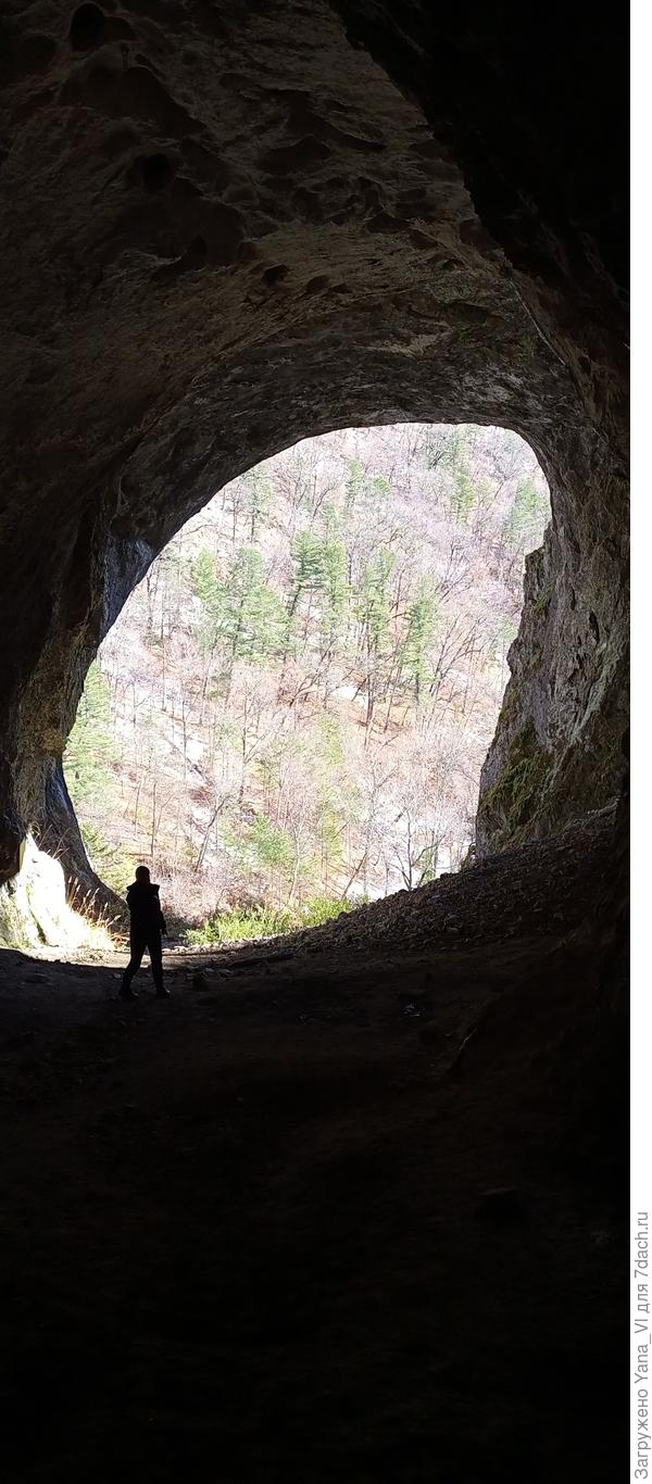 Высота арки входа 15 метров!