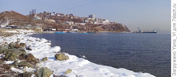 Город у моря ждёт весну.